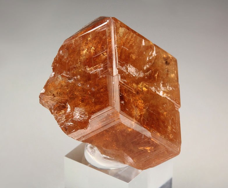 gem GARNET var. GROSSULAR