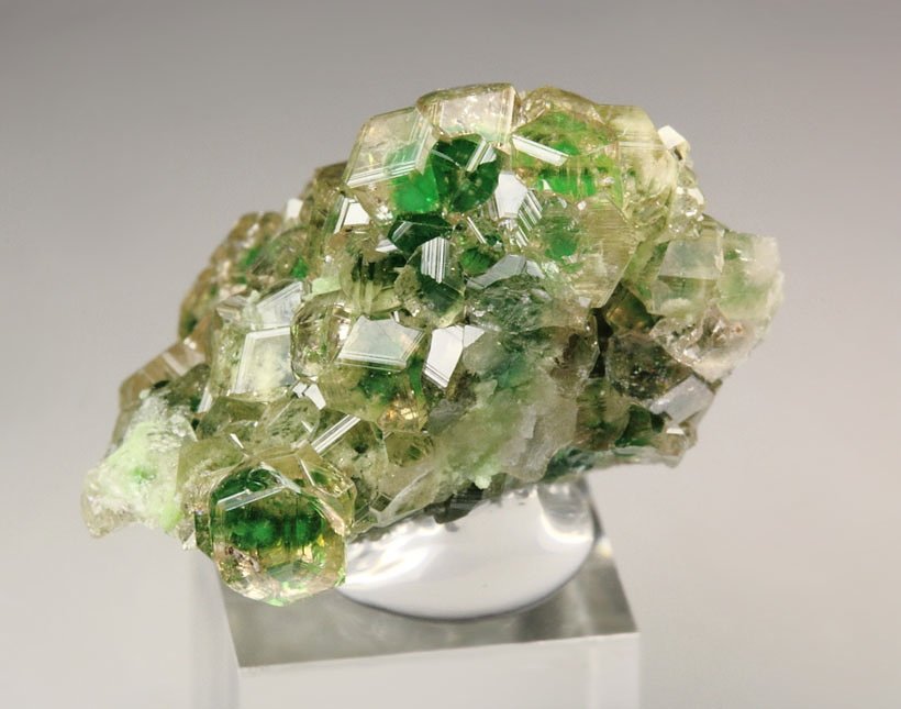 gem GARNET var. GROSSULAR with GREEN CHROMIAN PHANTOMS