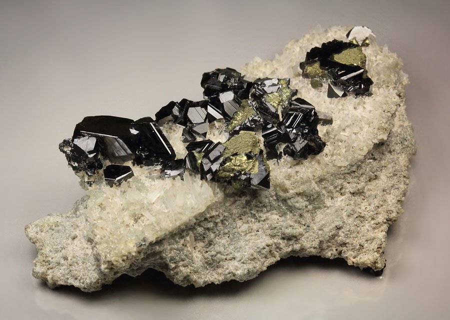 SPHALERITE, CHALCOPYRITE, QUARTZ