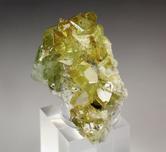 gem TITANITE twinned, K FELDSPAR var. ADULARIA, CLINOCHLORE