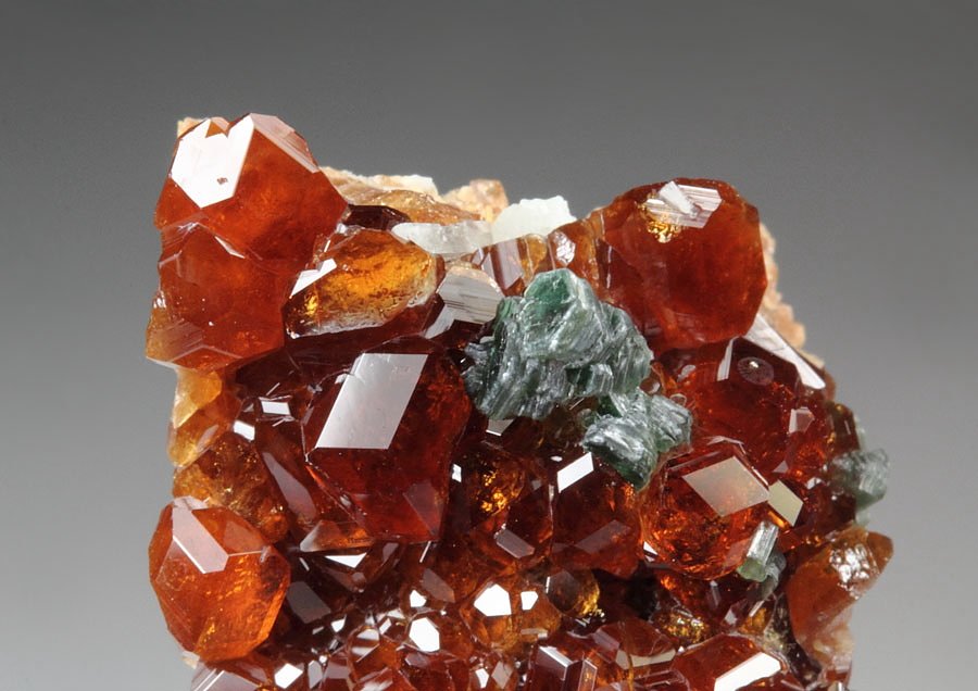 gem GARNET var. HESSONITE, DIOPSIDE, CLINOCHLORE