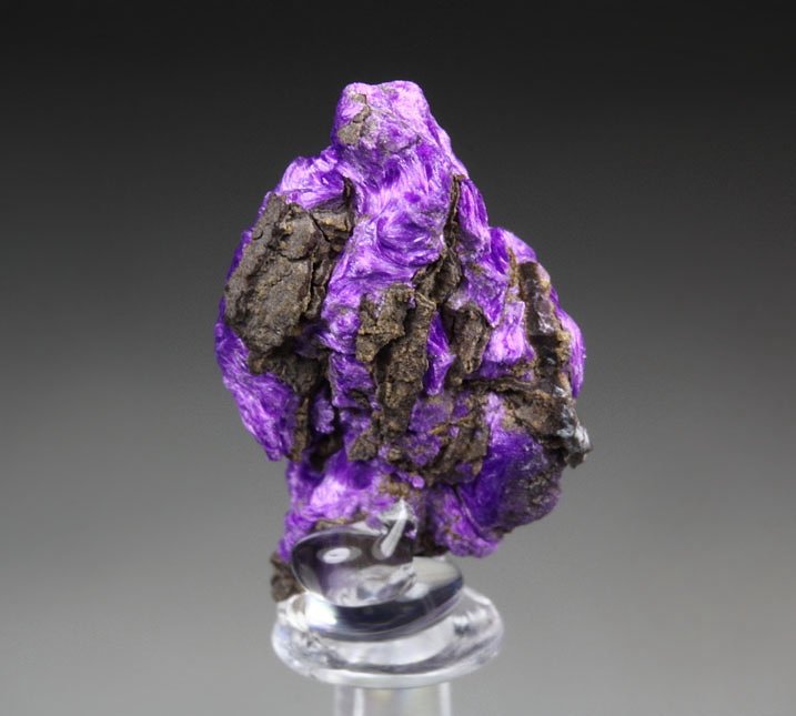 crystallized SUGILITE