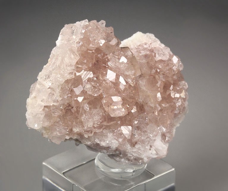 gem PINK GARNET var. GROSSULAR