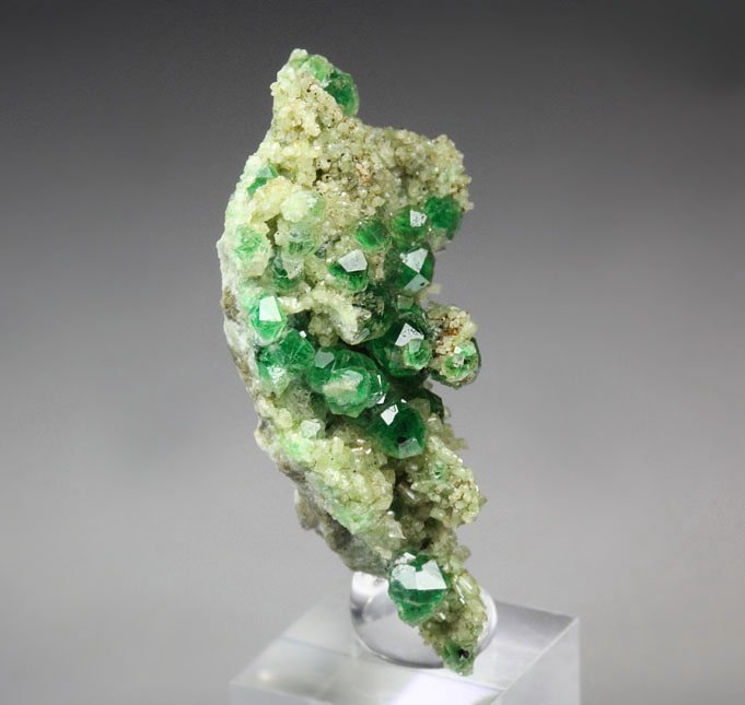 gem GARNET var. GROSSULAR var. CHROMIAN, DIOPSIDE