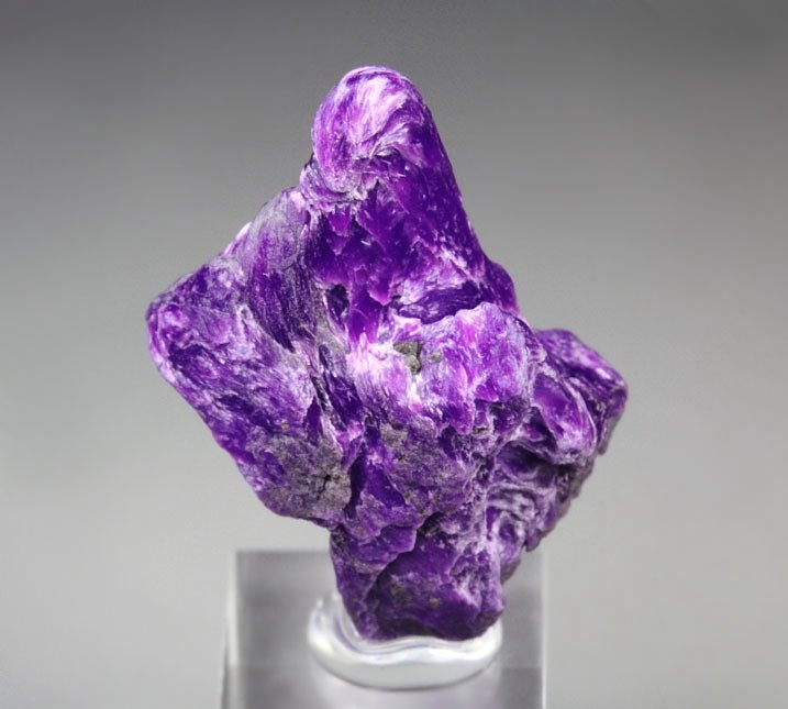 crystallized SUGILITE