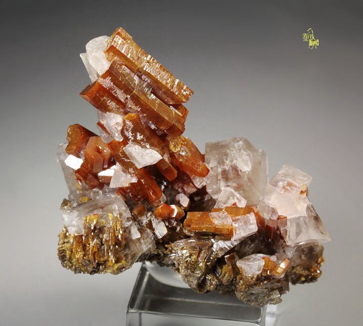 new find - VANADINITE hopper, CALCITE