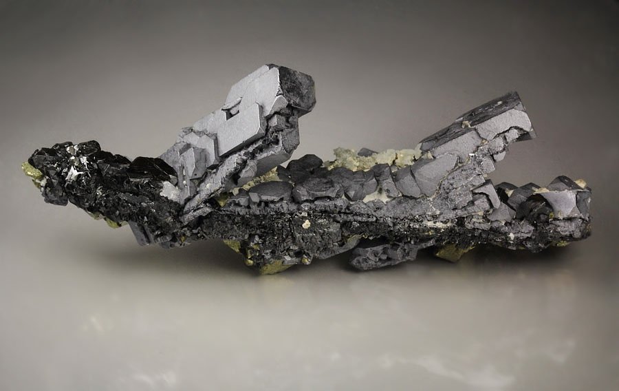 skeletal GALENA, CHALCOPYRITE, SPHALERITE, QUARTZ