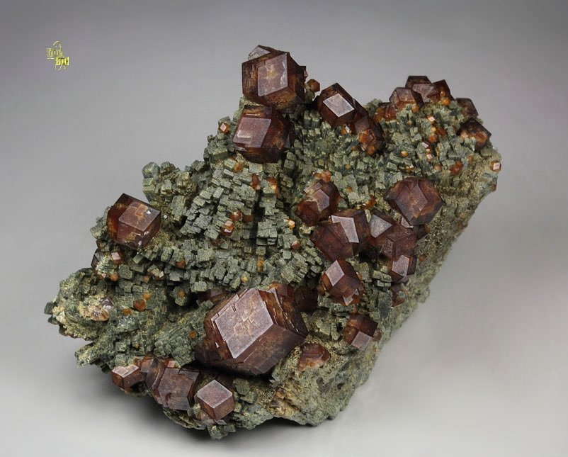 GARNET var. ANDRADITE, HEDENBERGITE