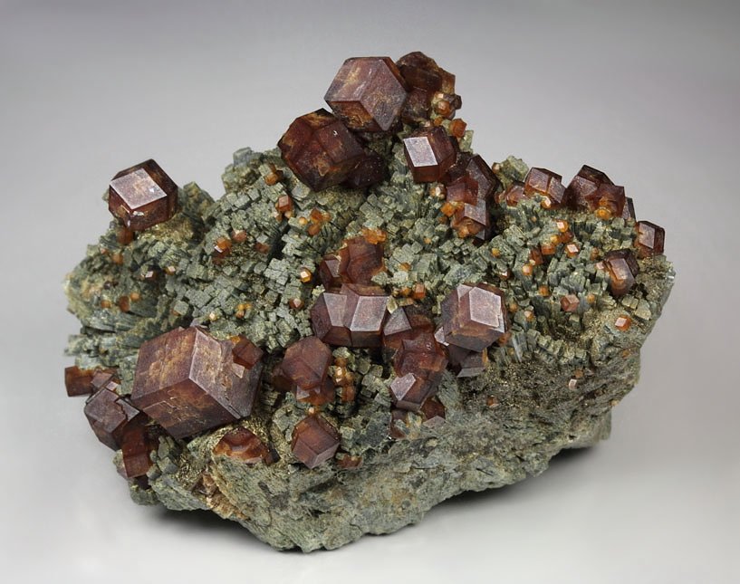 GARNET var. ANDRADITE, HEDENBERGITE