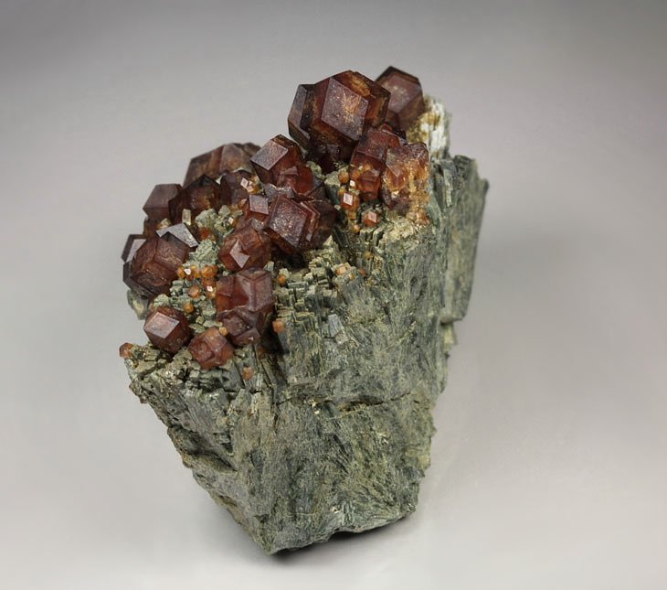 GARNET var. ANDRADITE, HEDENBERGITE