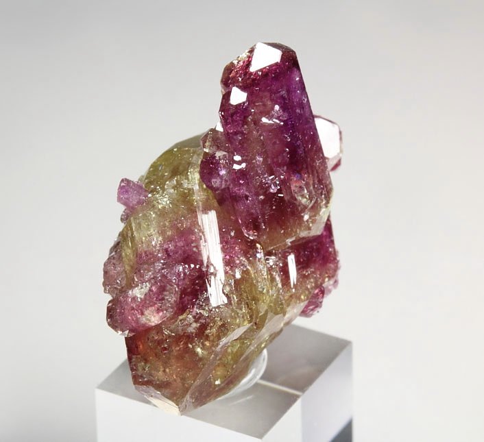 bi-color VESUVIANITE floater