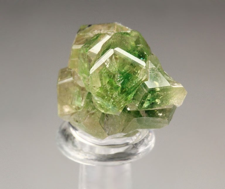 gem GARNET var. GROSSULAR with GREEN CHROMIAN PHANTOMS