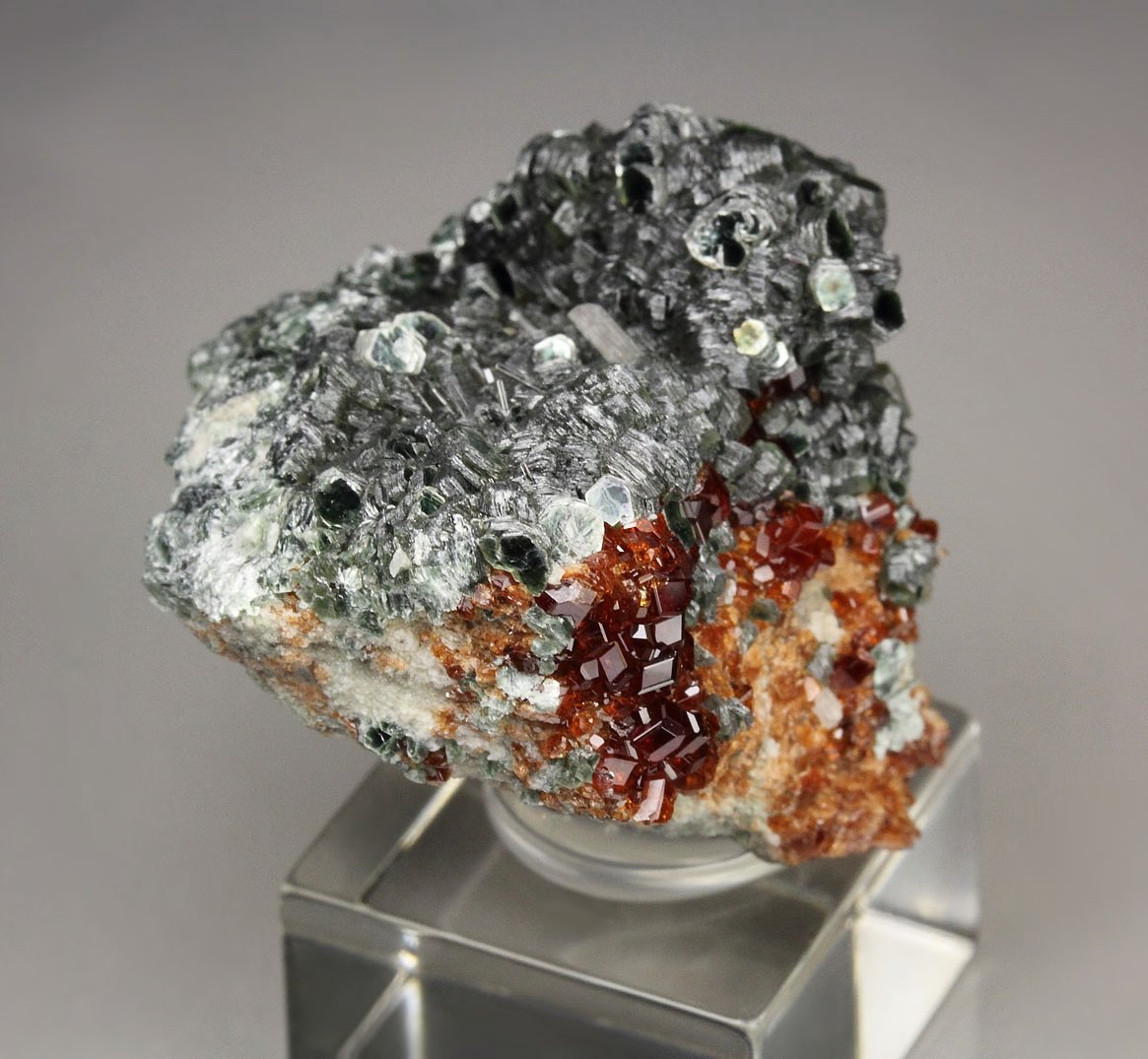 gem GARNET var. HESSONITE, CLINOCHLORE, DIOPSIDE