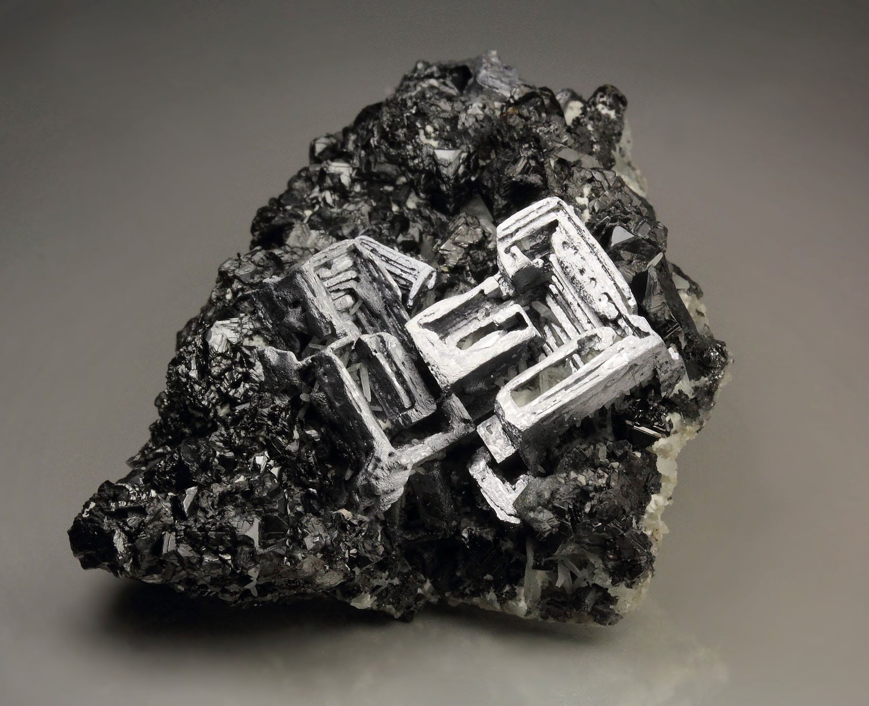 skeletal GALENA, SPHALERITE, QUARTZ