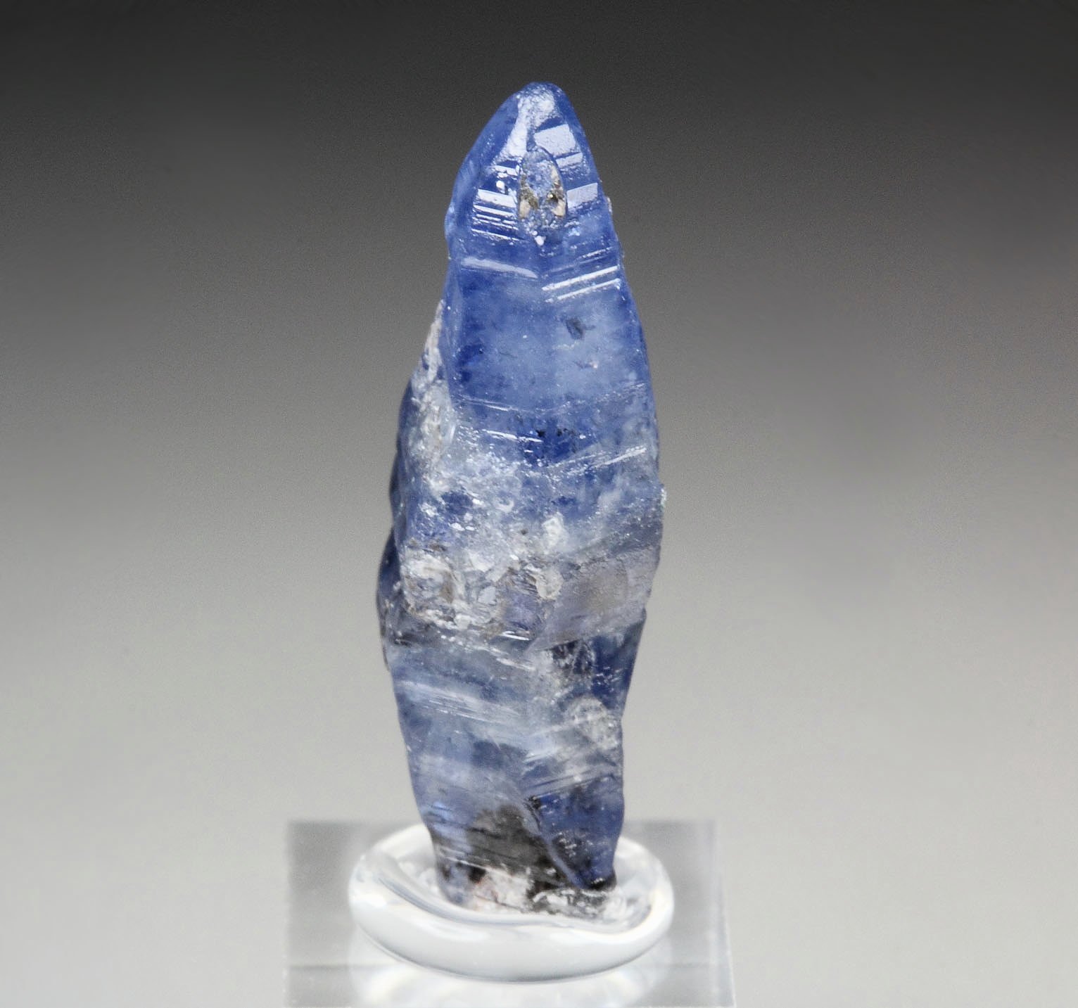 gem CORUNDUM var. SAPPHIRE