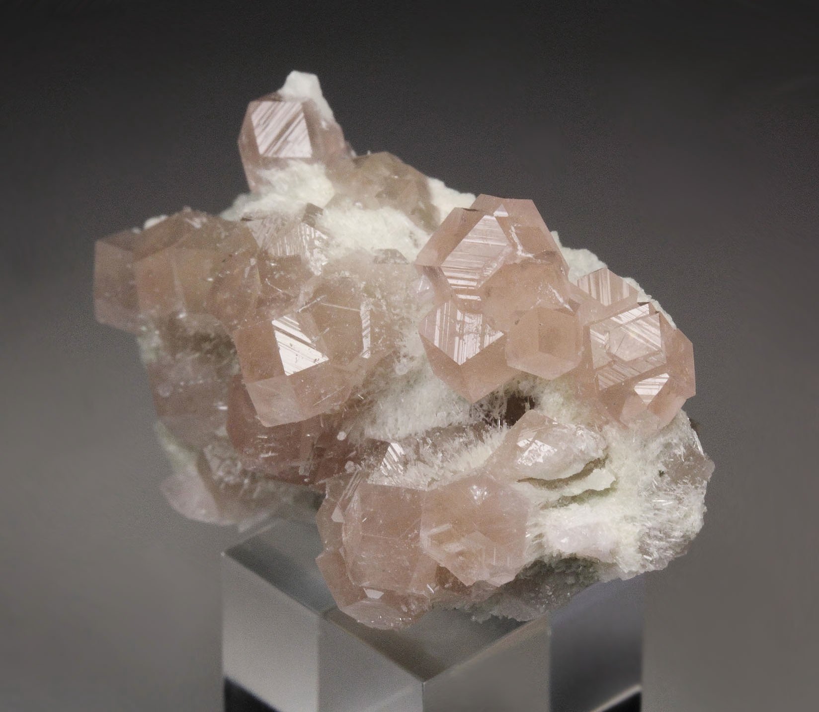 gem pink GARNET var. GROSSULAR, DIOPSIDE