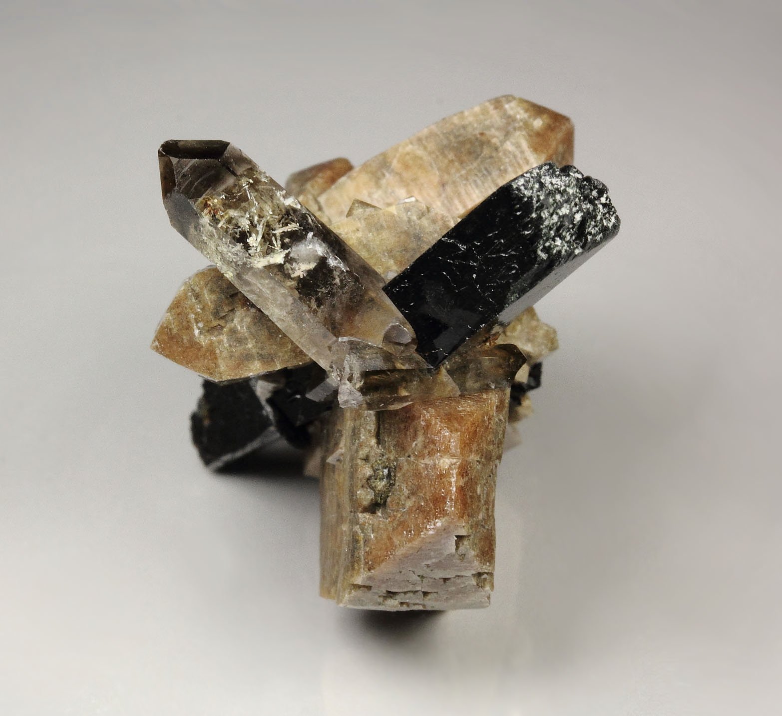 ZIRCON, AEGIRINE, QUARTZ