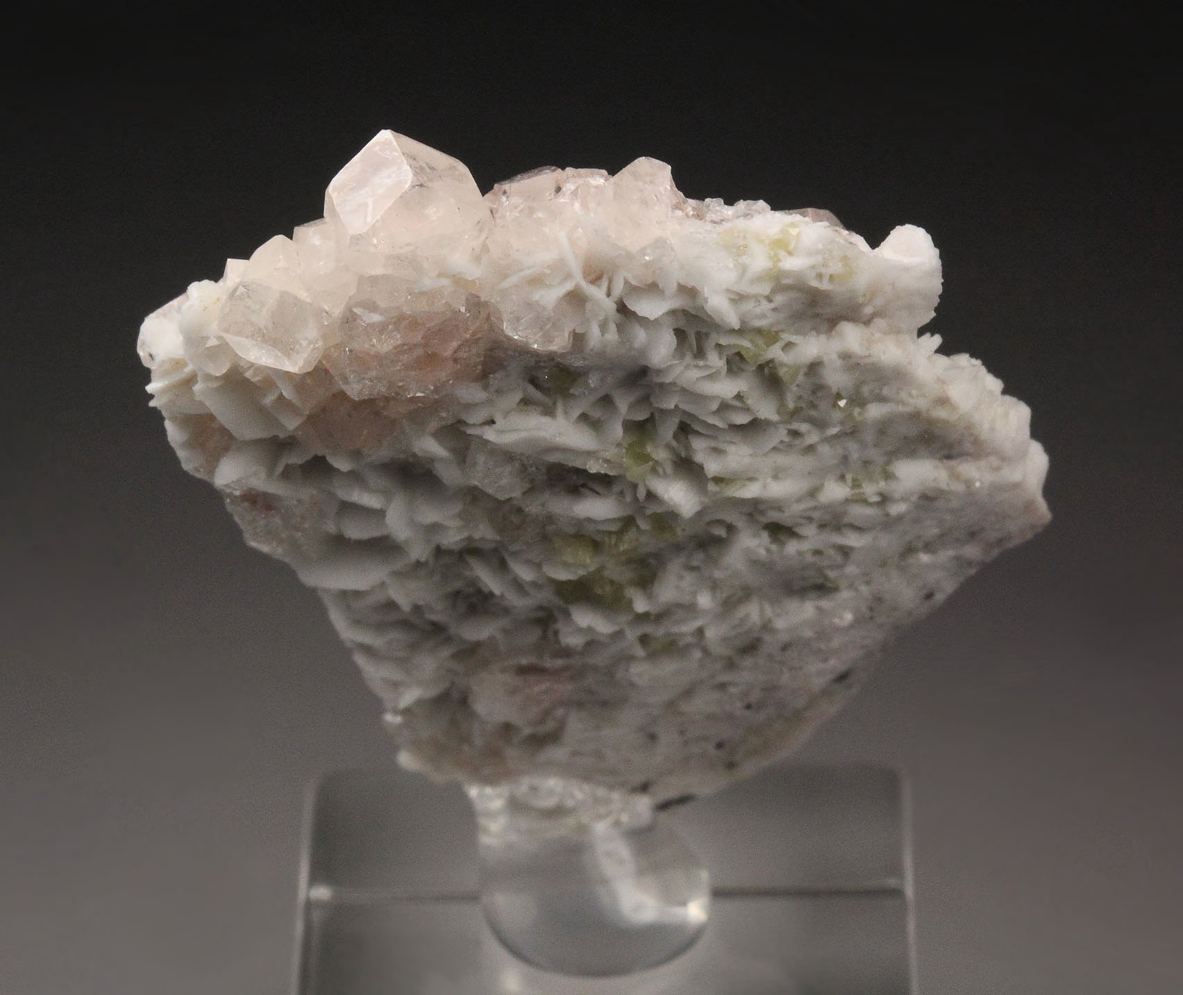 gem PINK GARNET var. GROSSULAR, ALBITE