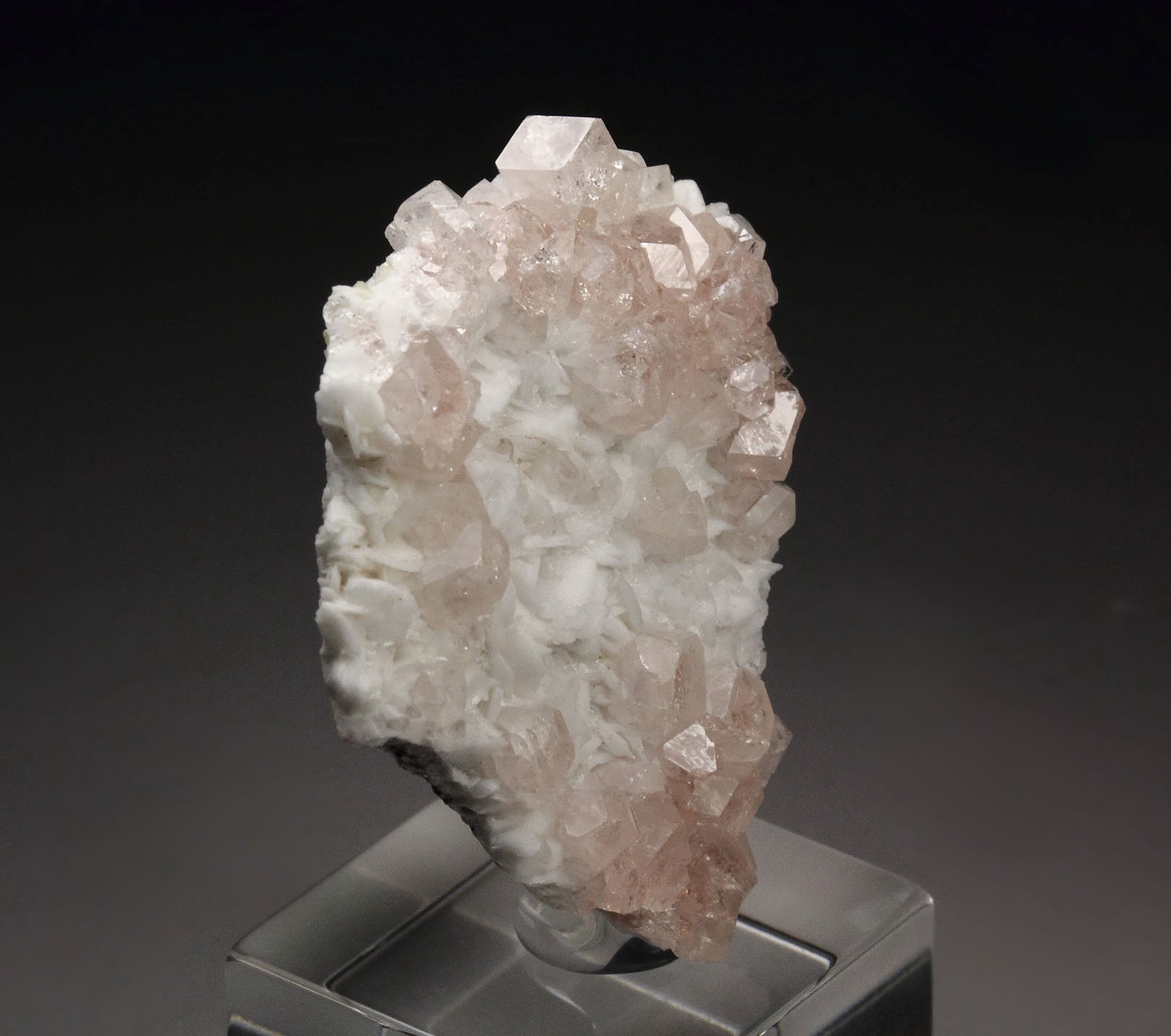 gem PINK GARNET var. GROSSULAR, ALBITE