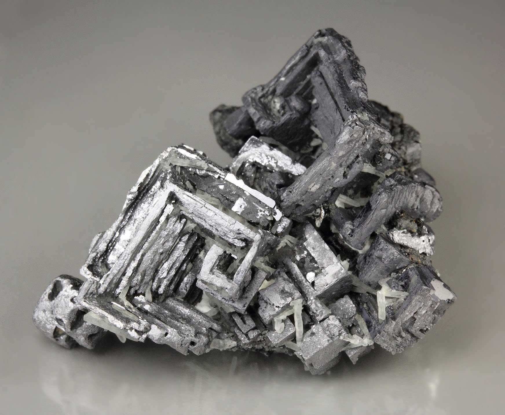 skeletal GALENA, QUARTZ, SPHALERITE