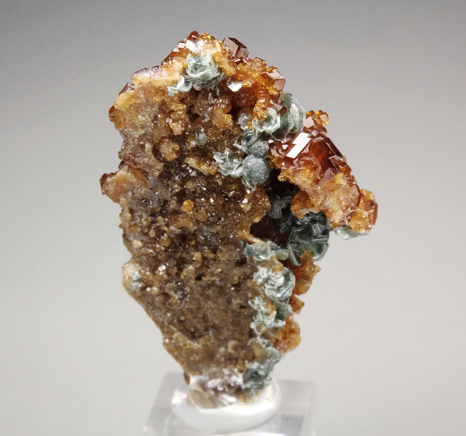 gem GARNET var. HESSONITE, CLINOCHLORE