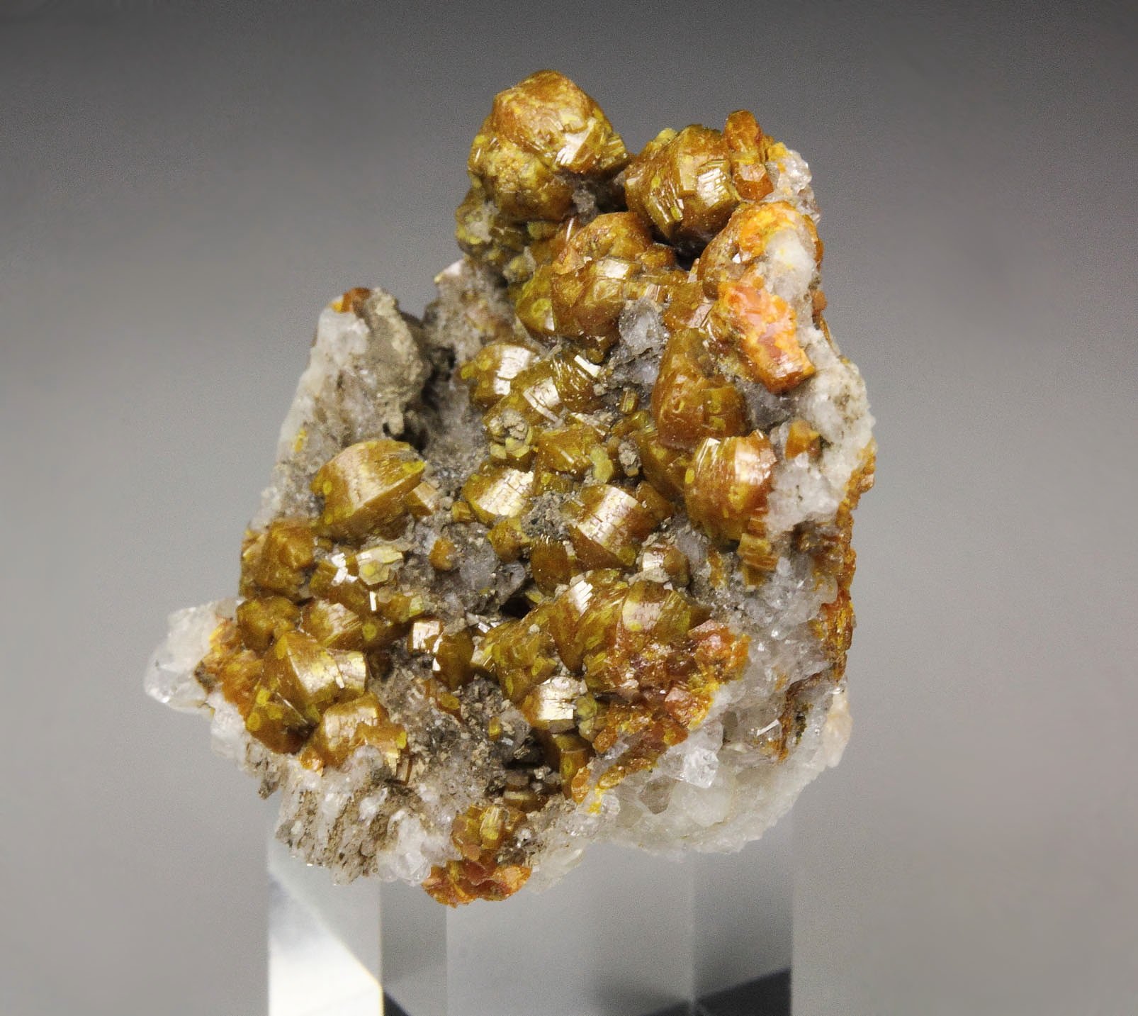 MIMETITE var. CAMPYLITE