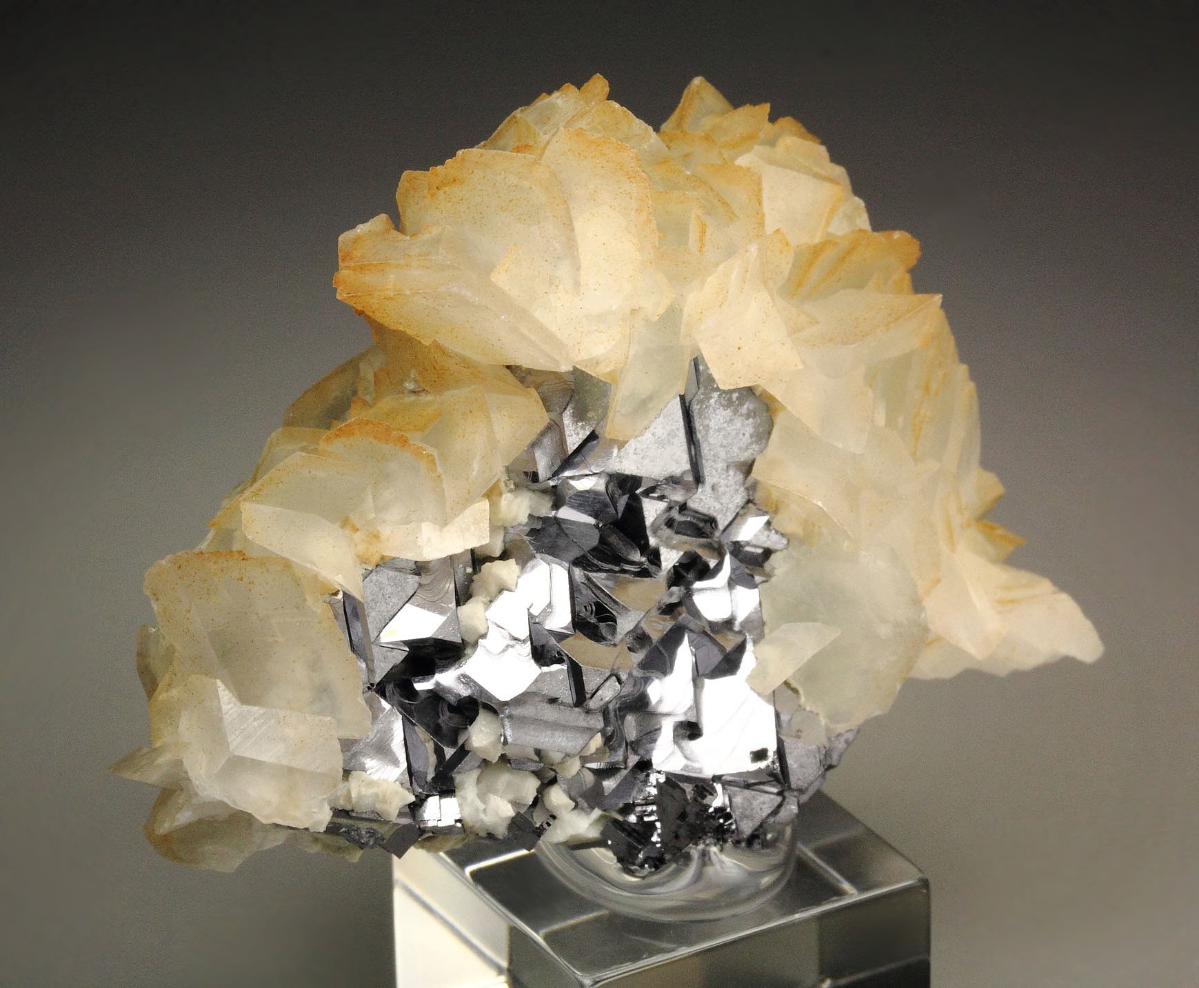 GALENA - SPINEL LAW TWIN, CALCITE