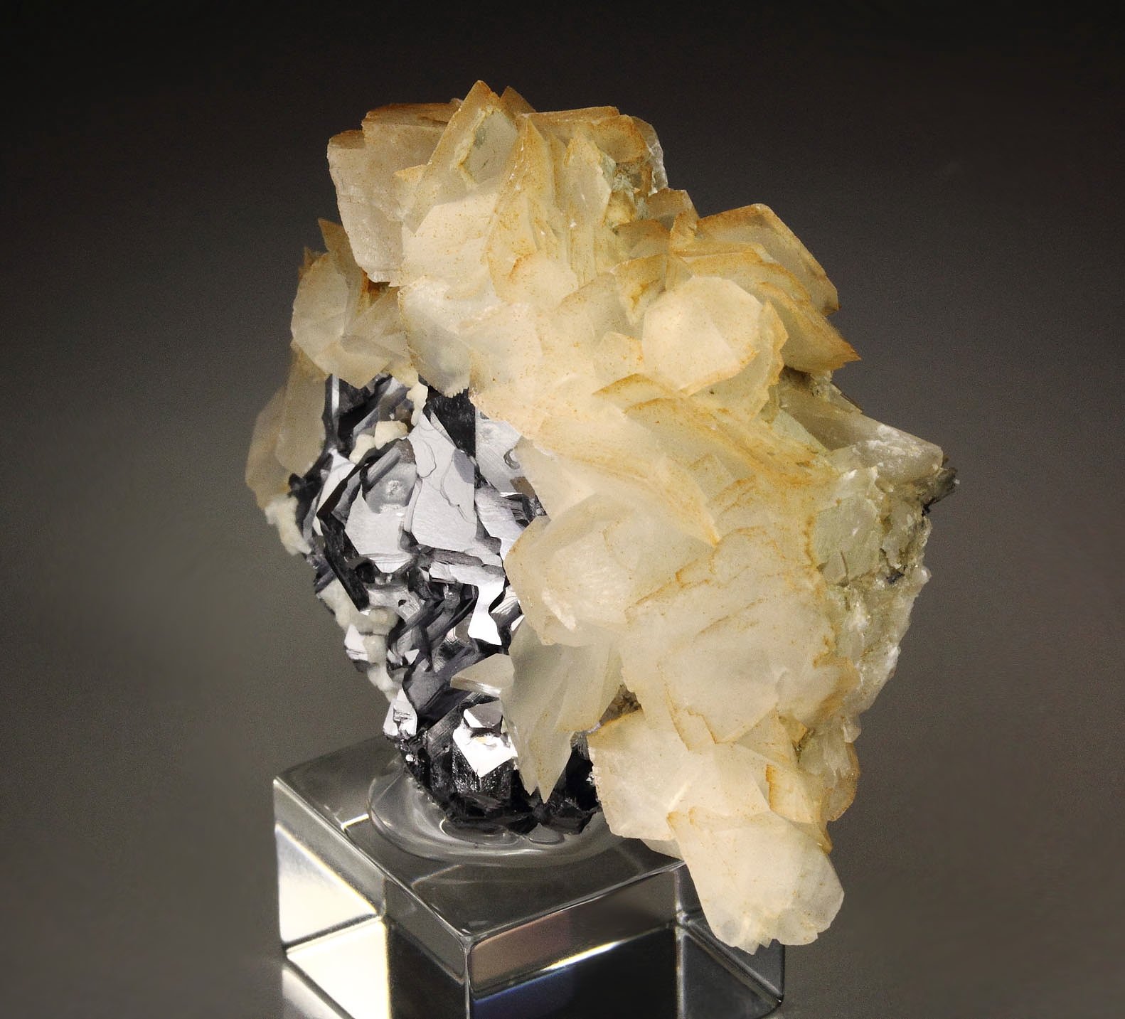 GALENA - SPINEL LAW TWIN, CALCITE