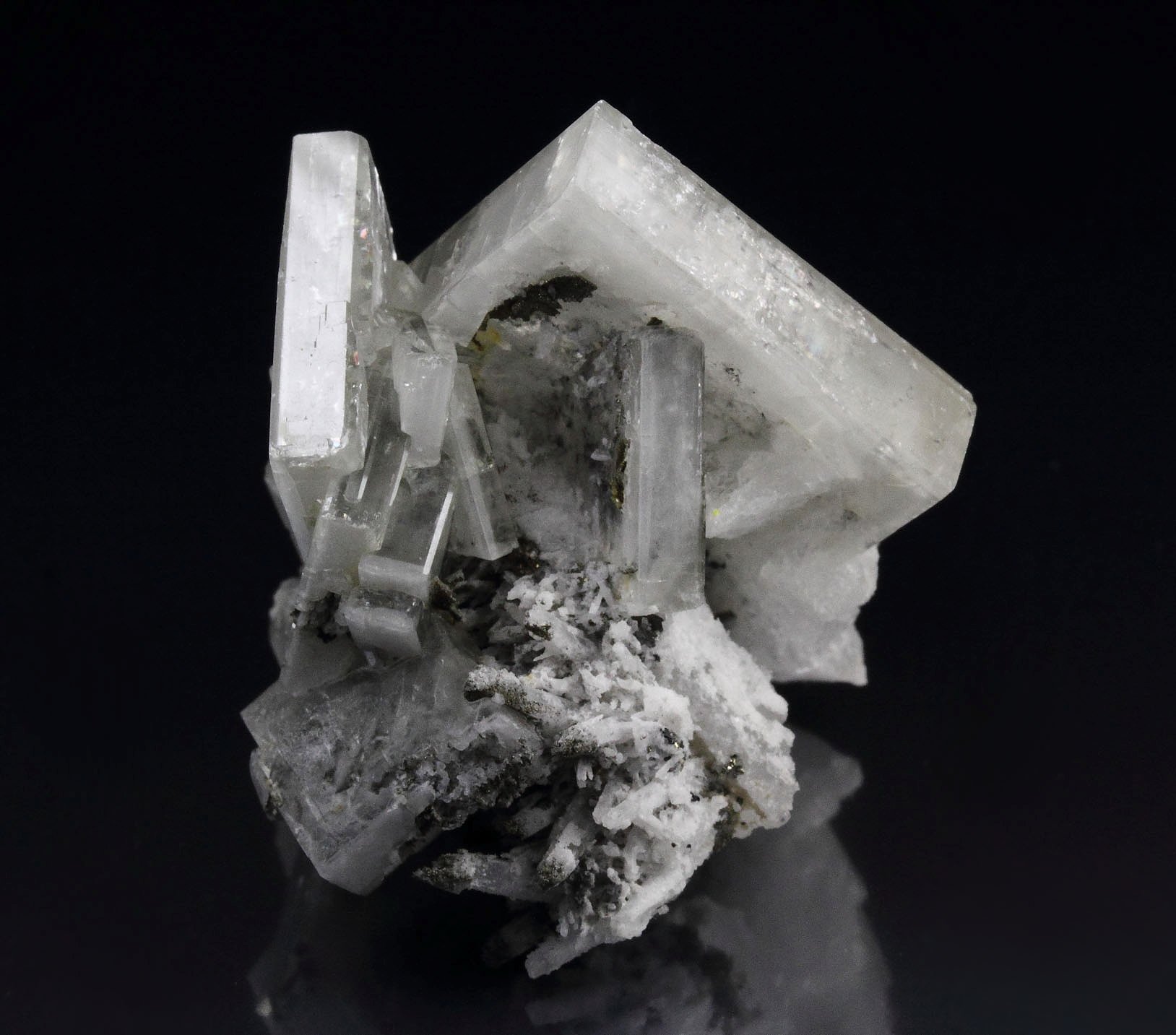 BARYTE, QUARTZ, PYRITE