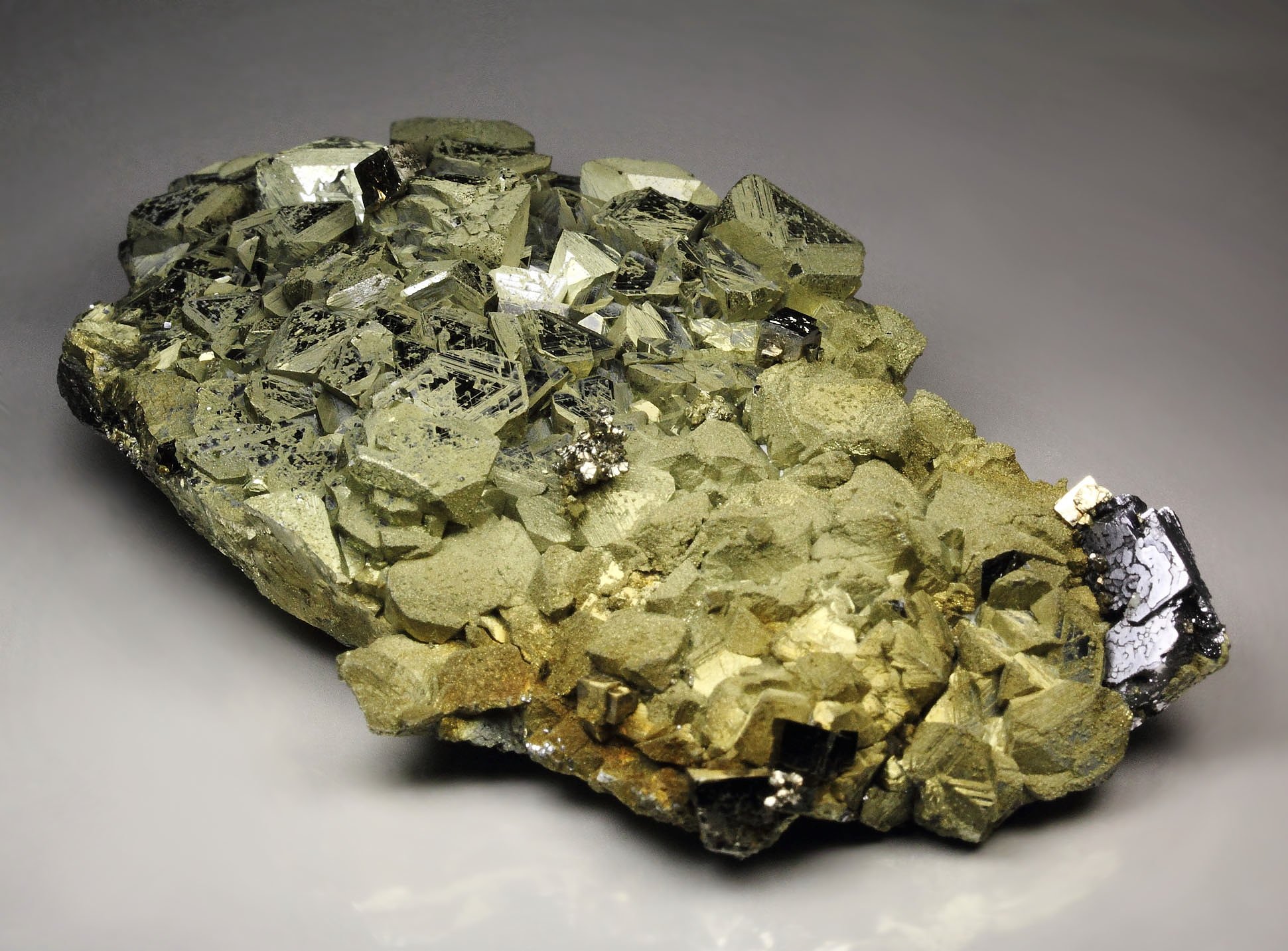 CHALCOPYRITE pseudomorph after SPHALERITE, epitaxial PYRITE, GALENA