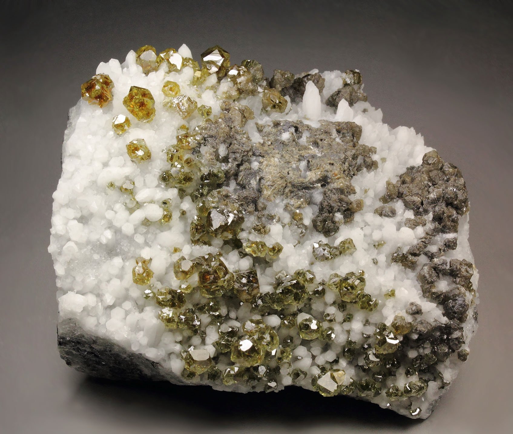 gem SPHALERITE var. CLEIOPHANE with PHANTOMS, QUARTZ