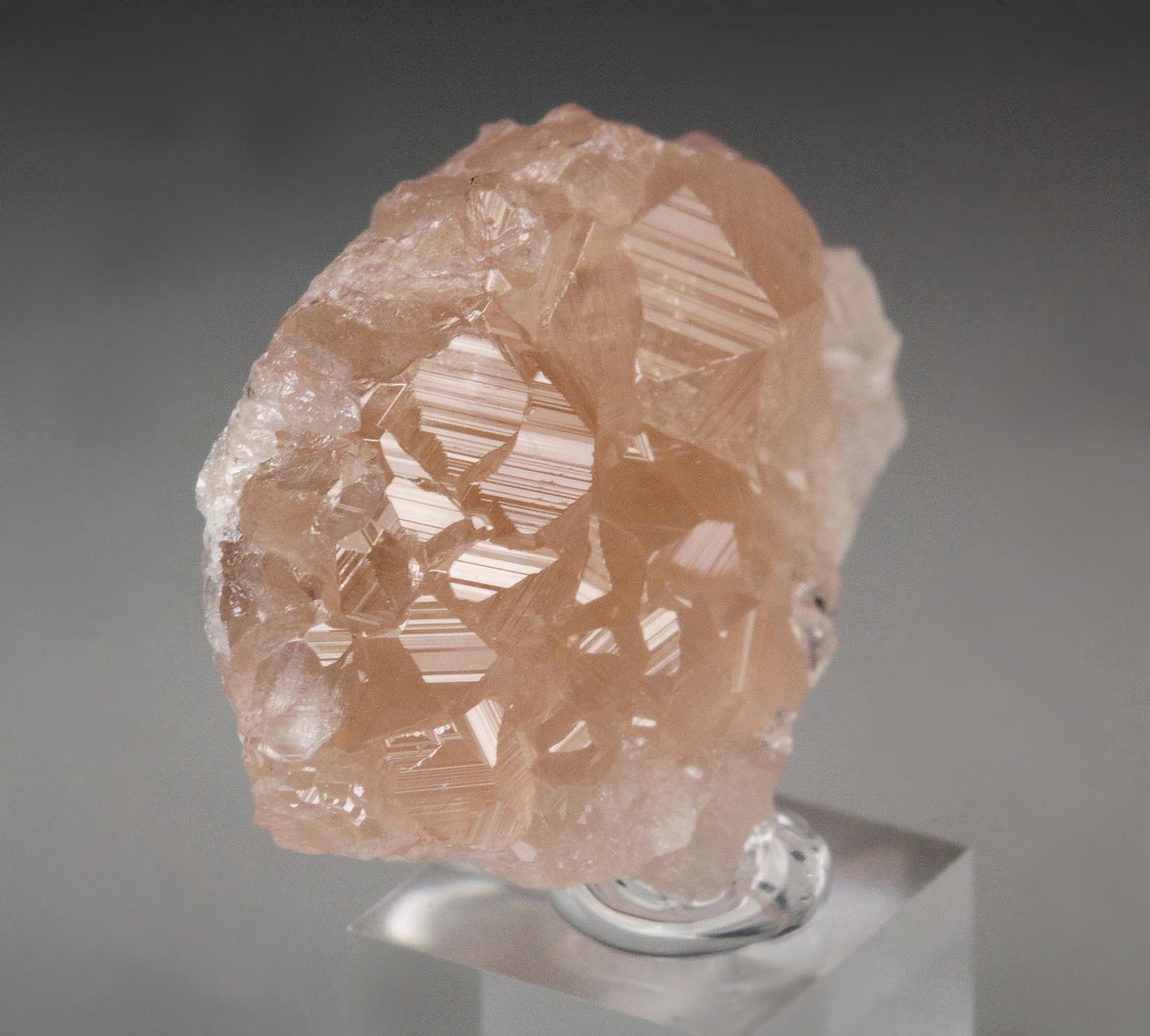 gem PINK GARNET var. GROSSULAR