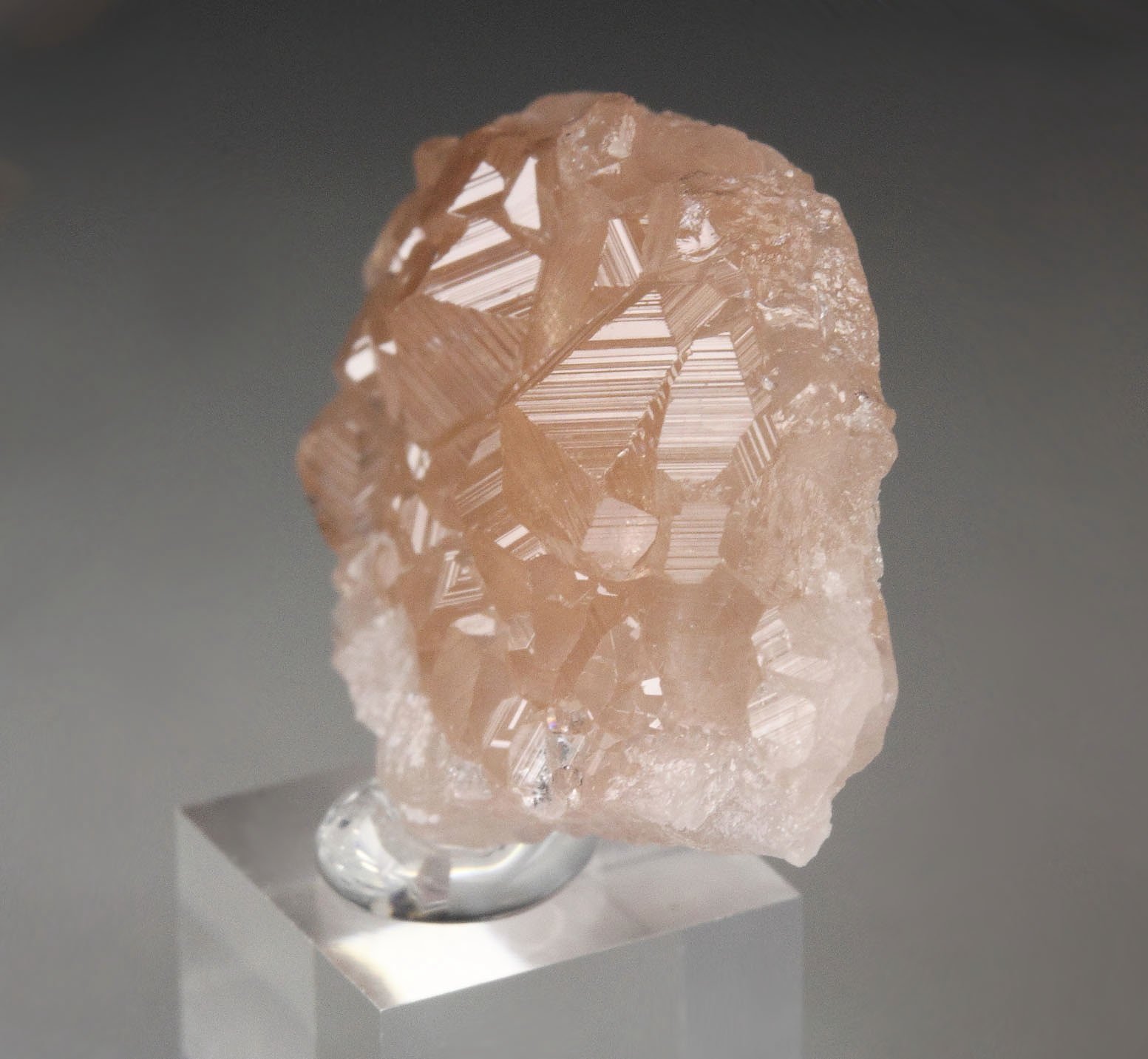 gem PINK GARNET var. GROSSULAR