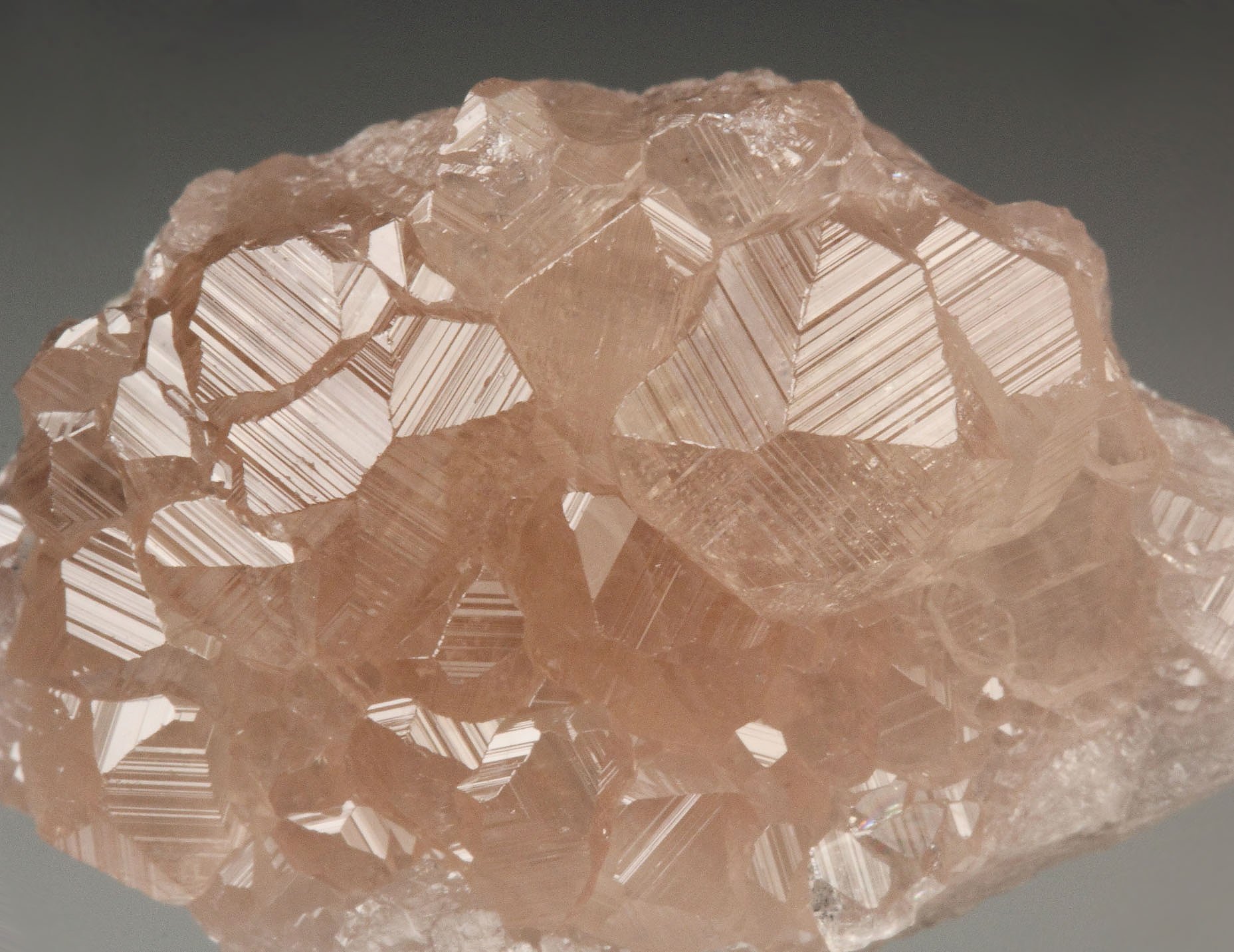 gem PINK GARNET var. GROSSULAR