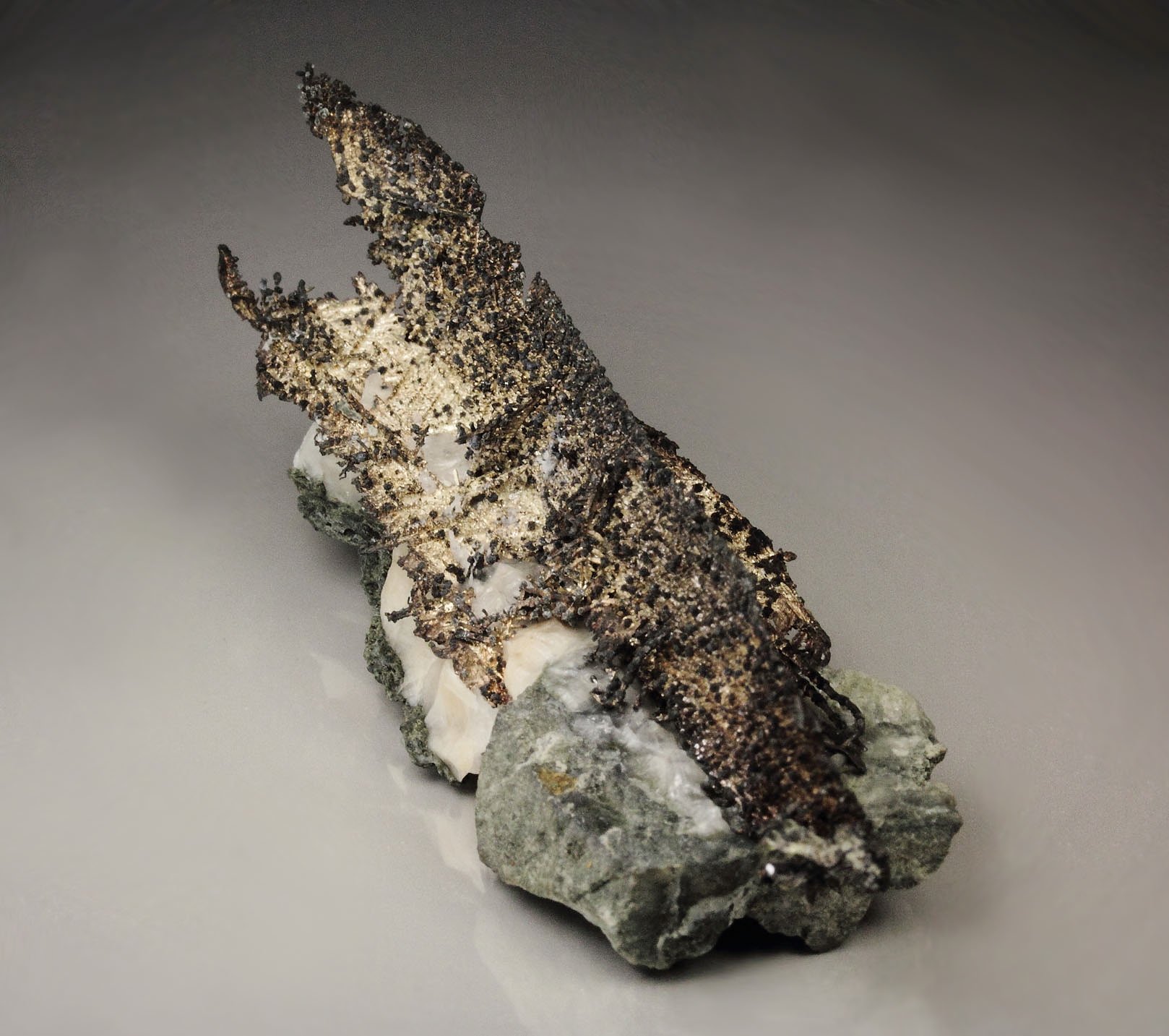 spinel-twinned SILVER, CALCITE