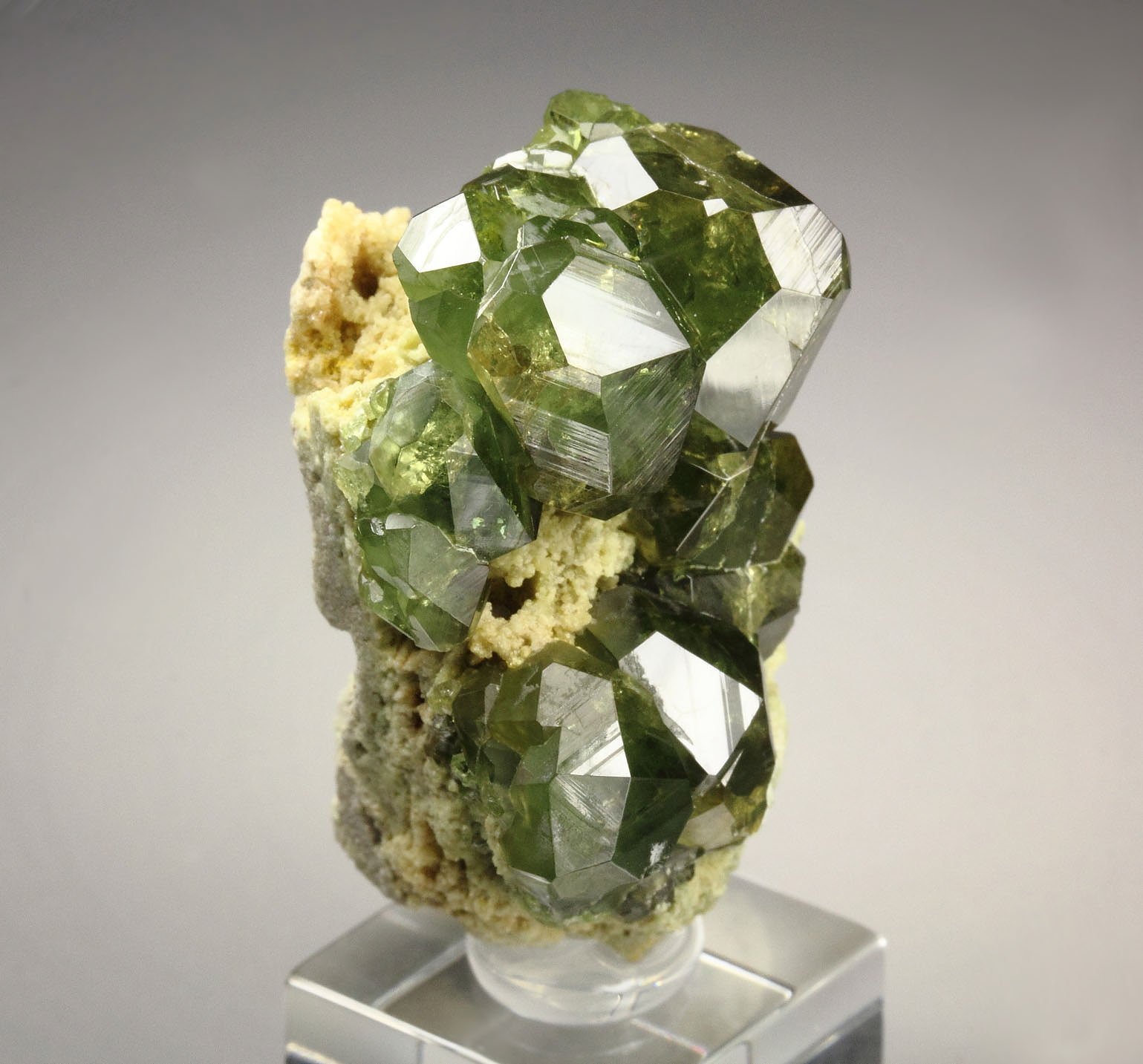 gem GARNET var. ANDRADITE var. DEMANTOID