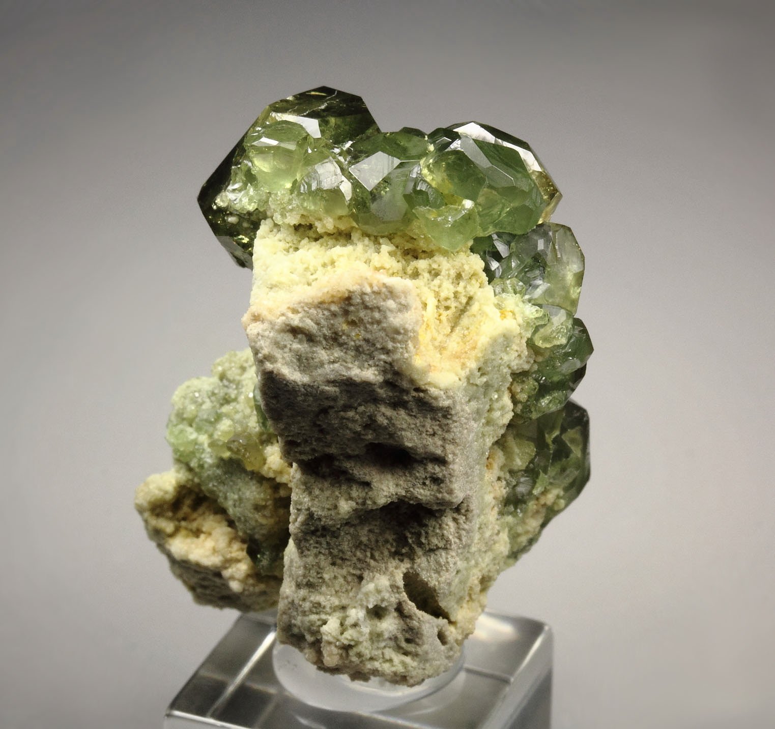 gem GARNET var. ANDRADITE var. DEMANTOID