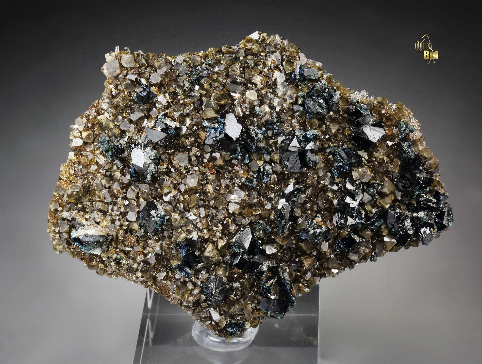 LAZULITE, SIDERITE, QUARTZ