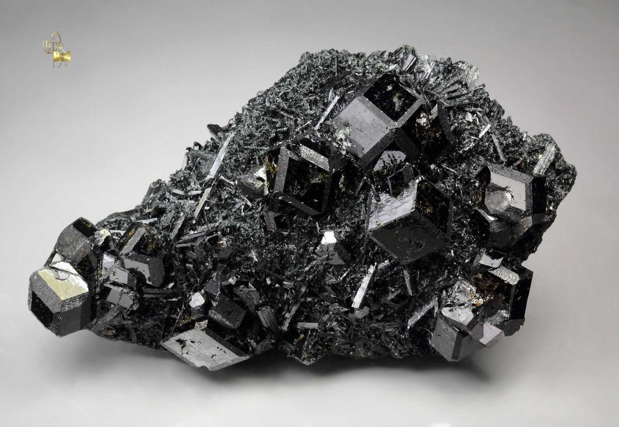 GARNET var. ANDRADITE var. MELANITE, EPIDOTE