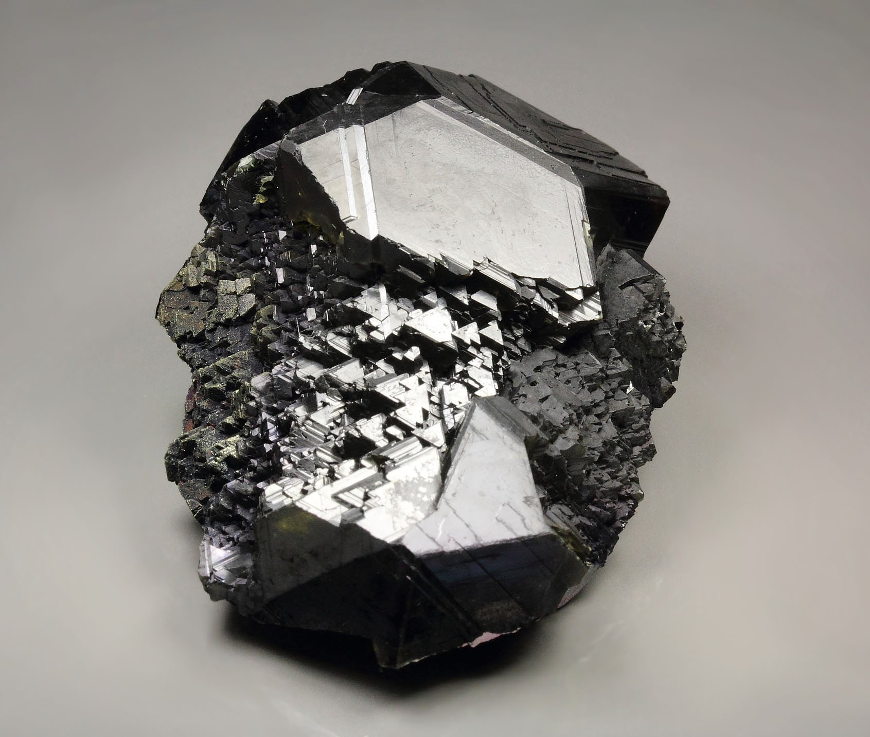 twinned SPHALERITE, CHALCOPYRITE pseudomorph after SPHALERITE