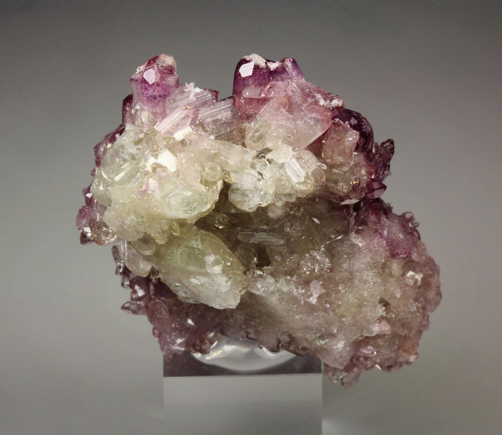 VESUVIANITE var. MANGANOAN