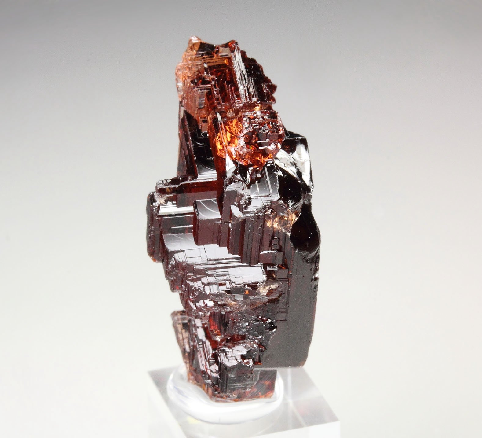 gem GARNET var. SPESSARTINE skeletal 