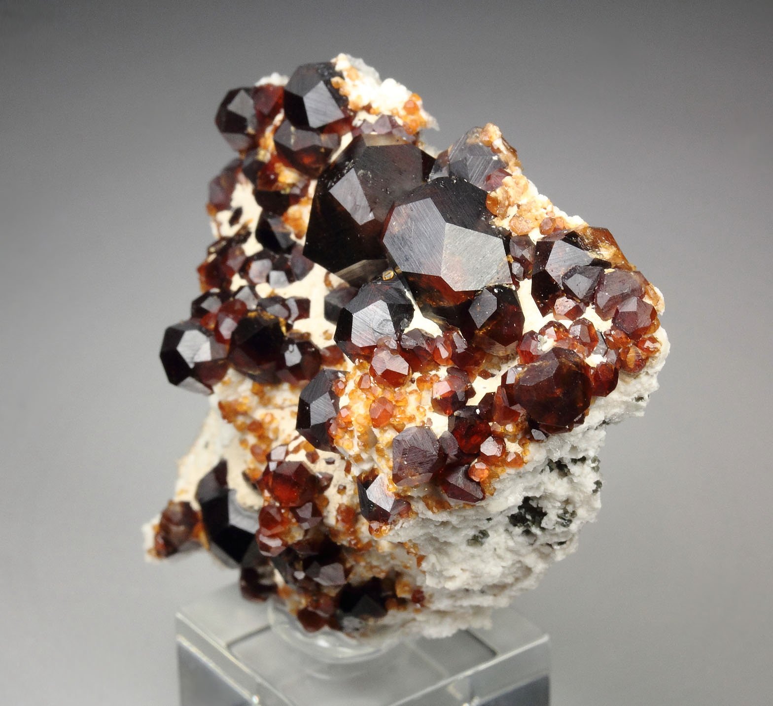 gemmy GARNET var. SPESSARTINE