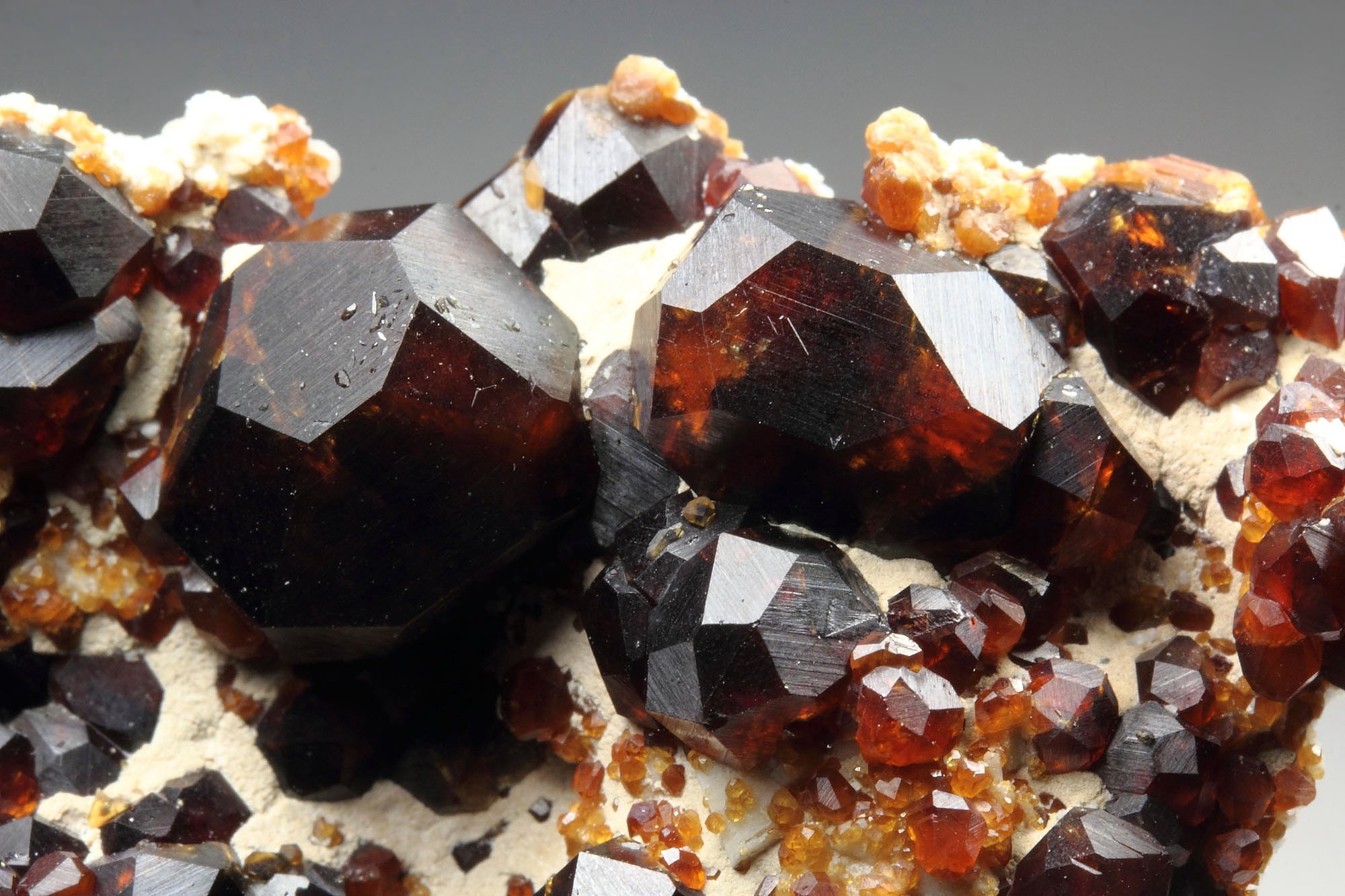 gemmy GARNET var. SPESSARTINE