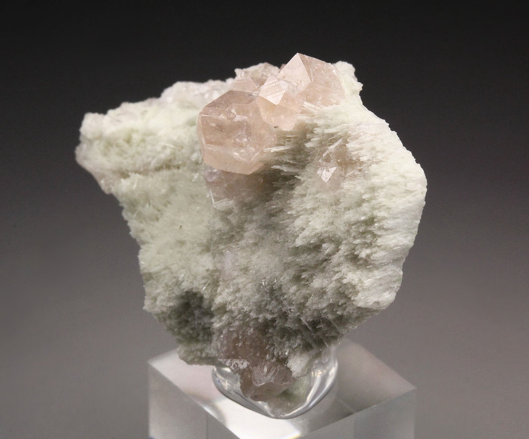 gem pink GARNET var. GROSSULAR, DIOPSIDE