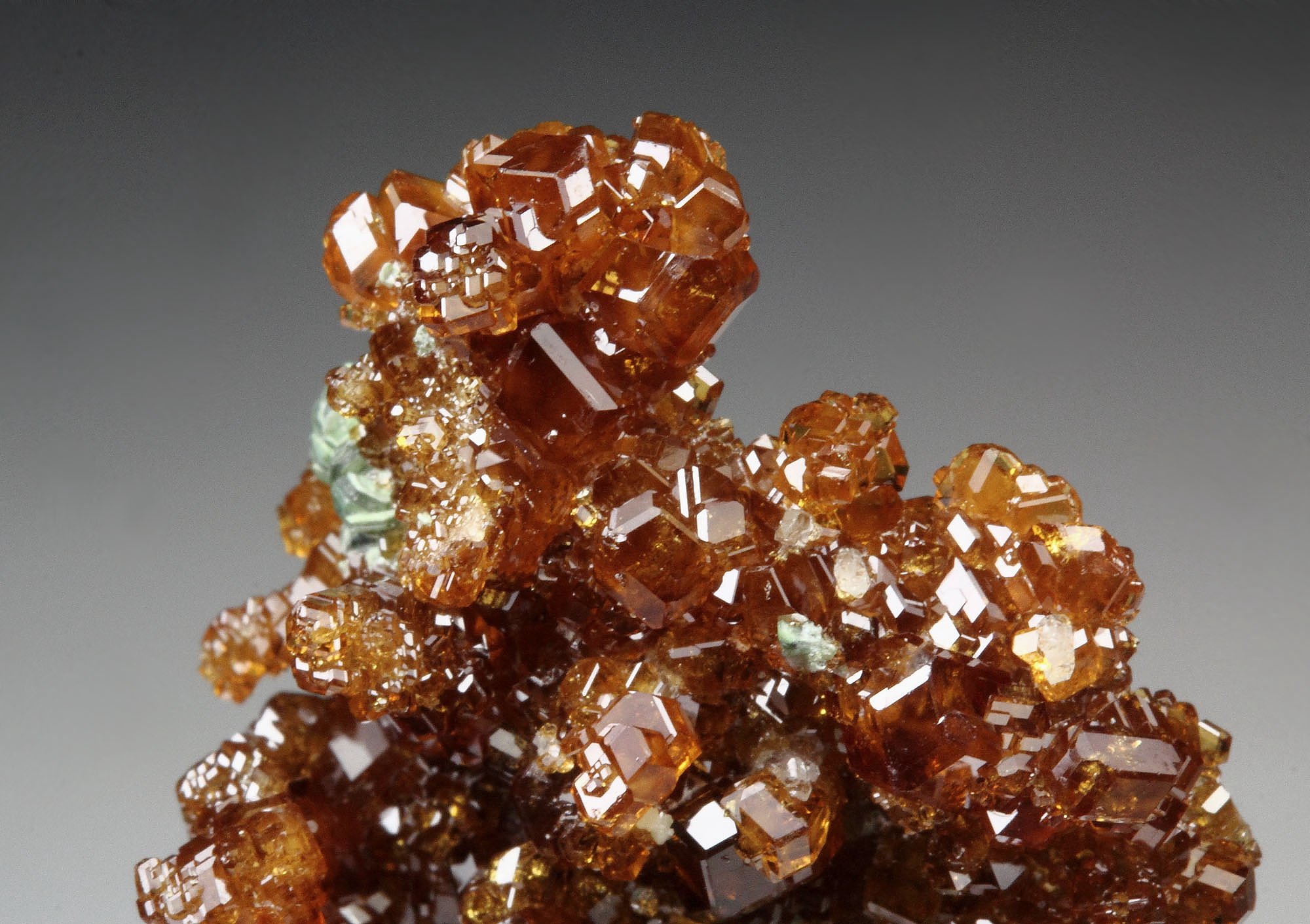 gem GARNET var. HESSONITE, CLINOCHLORE