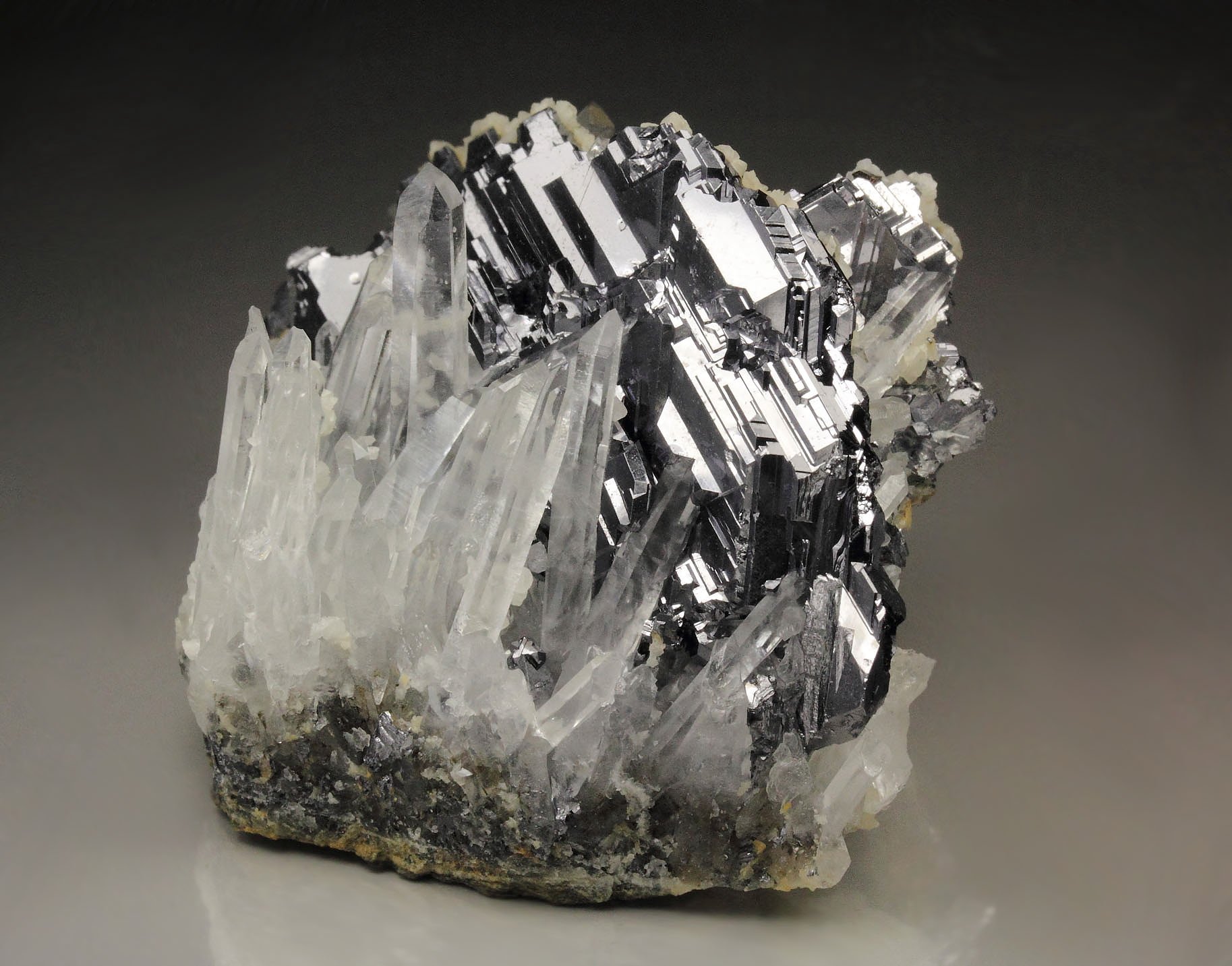 GALENA - SPINEL LAW TWIN, QUARTZ