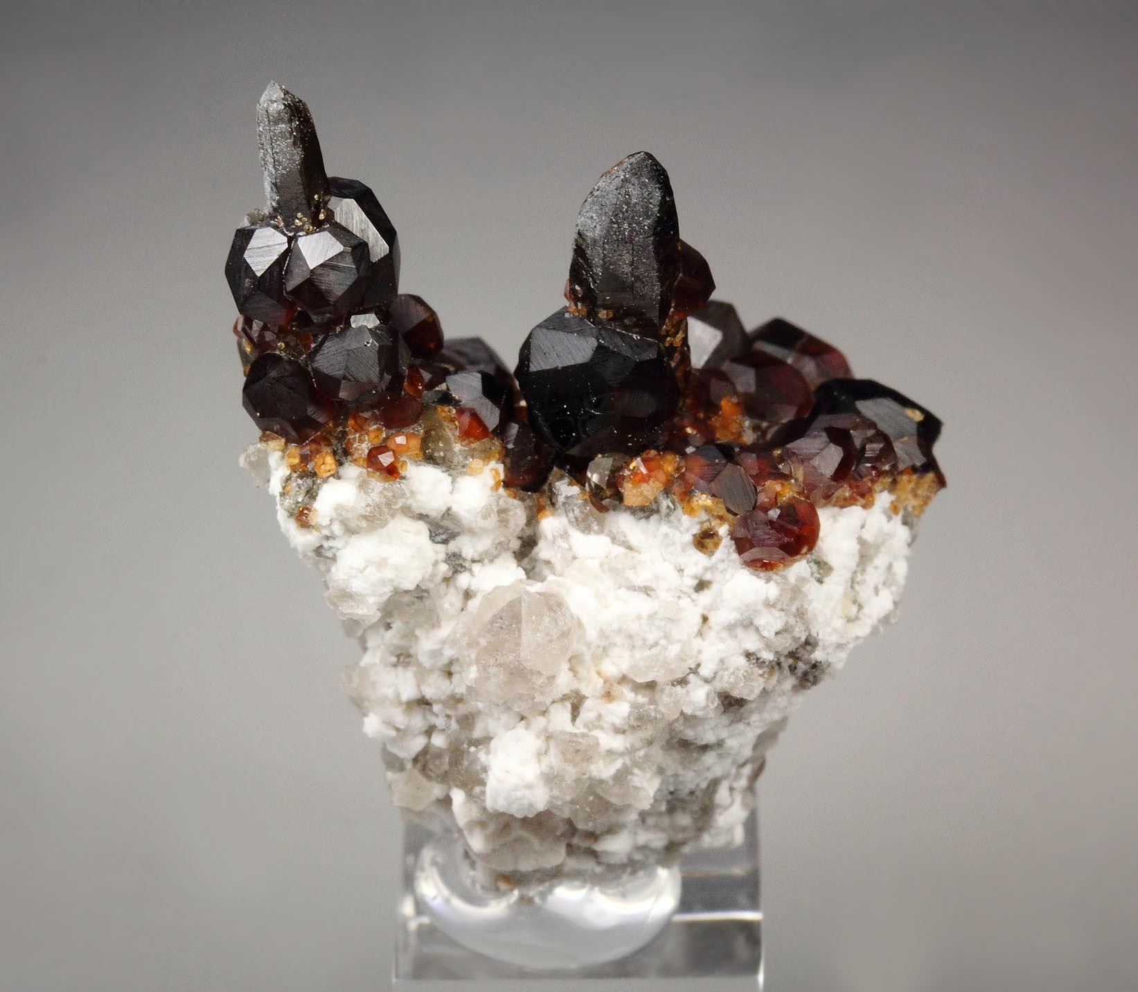 gemmy GARNET var. SPESSARTINE, QUARTZ var. SMOKY