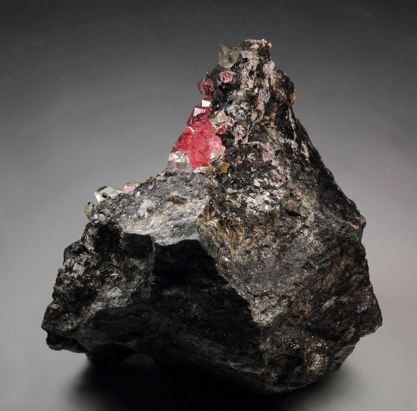 gem RHODOCHROSITE, QUARTZ