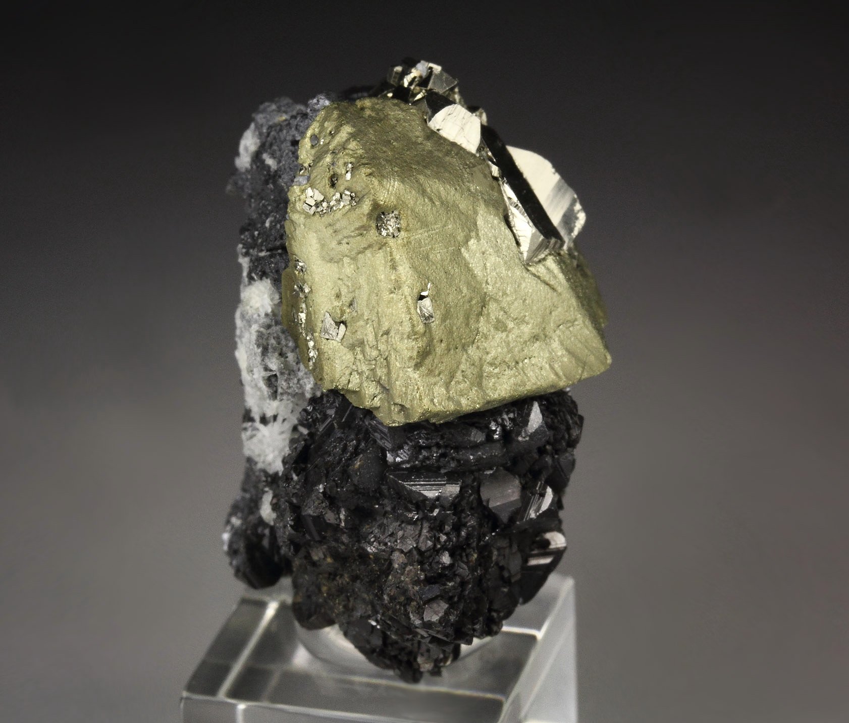 CHALCOPYRITE, PYRITE, SPHALERITE, QUARTZ